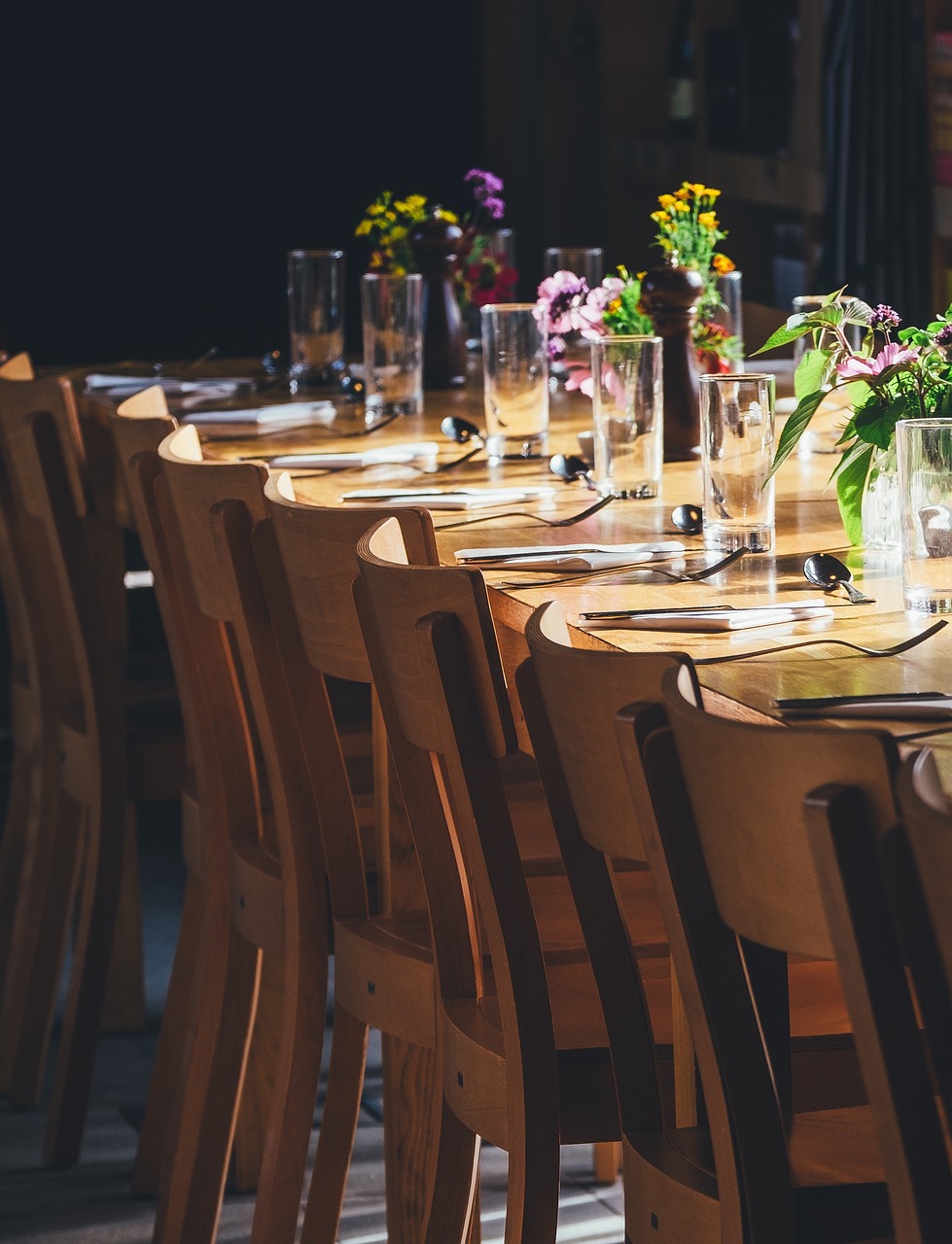 chairs-2587269_1280
